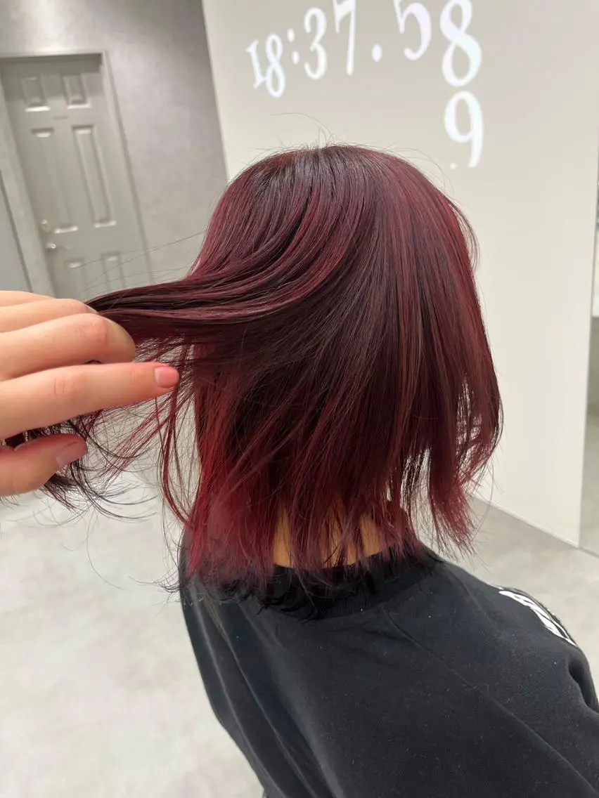 カラー ブリーチ ブリーチなしカラー レッドカラー 中村 彩夏のヘアスタイル