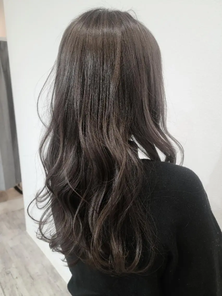 カラー ロング バレイヤージュ ブリーチ ケアブリーチ イヤリングカラー ハイライトカラー 赤松 摩美のヘアスタイル