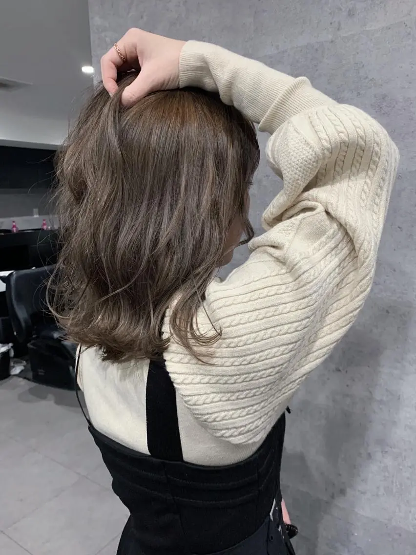 ミディアム カラー ベージュカラー ブリーチ _WHITE 天神店 YUMEKA🐻のヘアスタイル