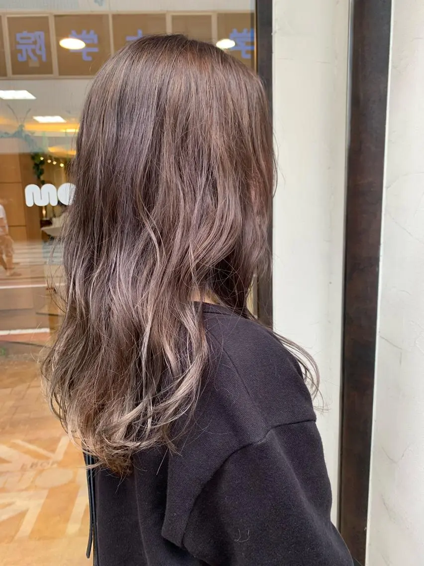 ロング カラー グレージュ ラベンダーカラー ラベンダーグレージュ ラベンダーグレー 田畑 優希のヘアスタイル