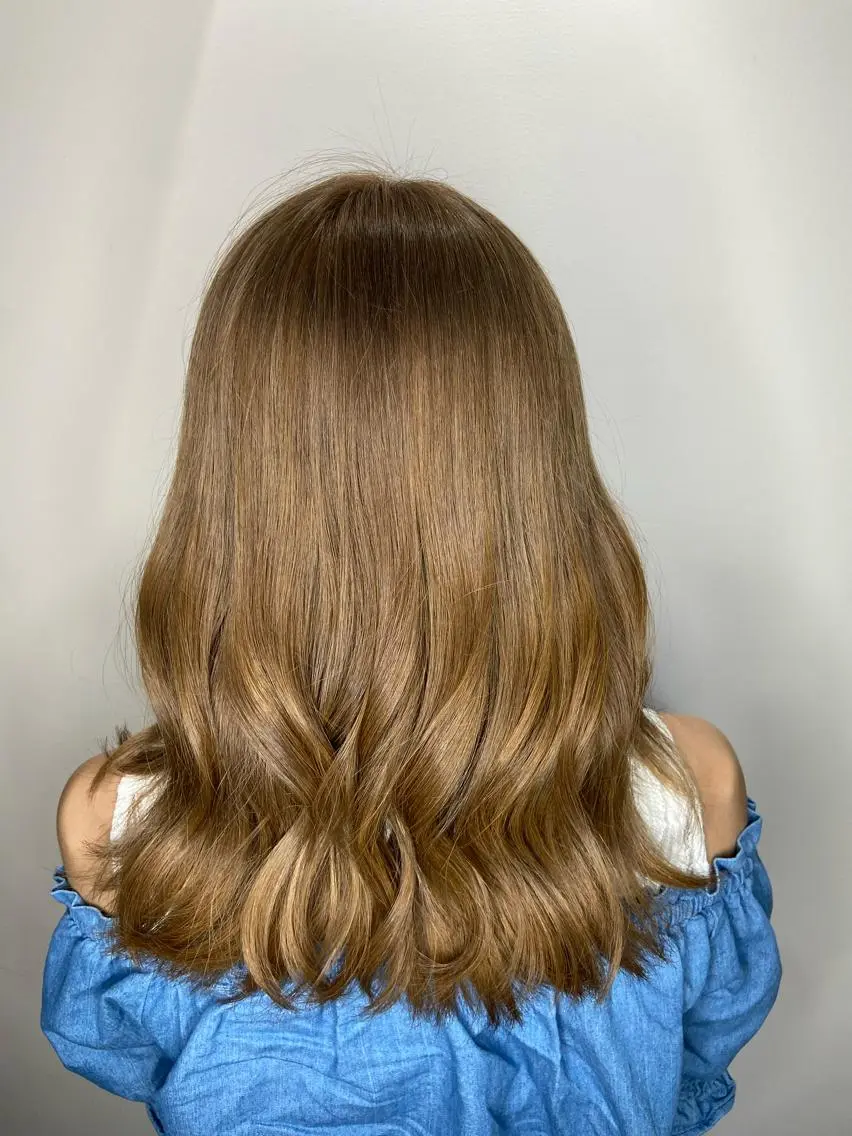 セミロング カラー ヘアカラー ハイトーンカラー 🦋yuri🦋のヘアスタイル