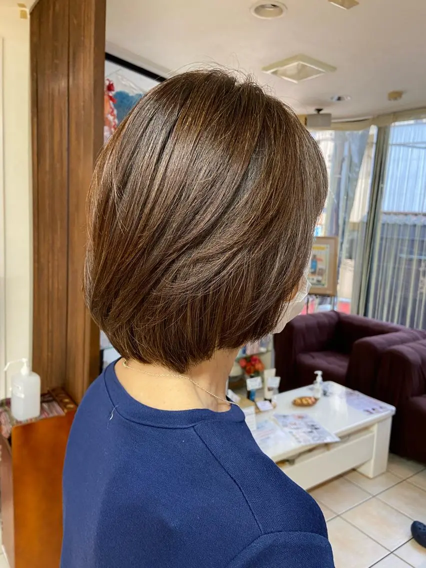 ミディアム ⭐️レイヤーカット 大人気　三澤康司⭐️のヘアスタイル