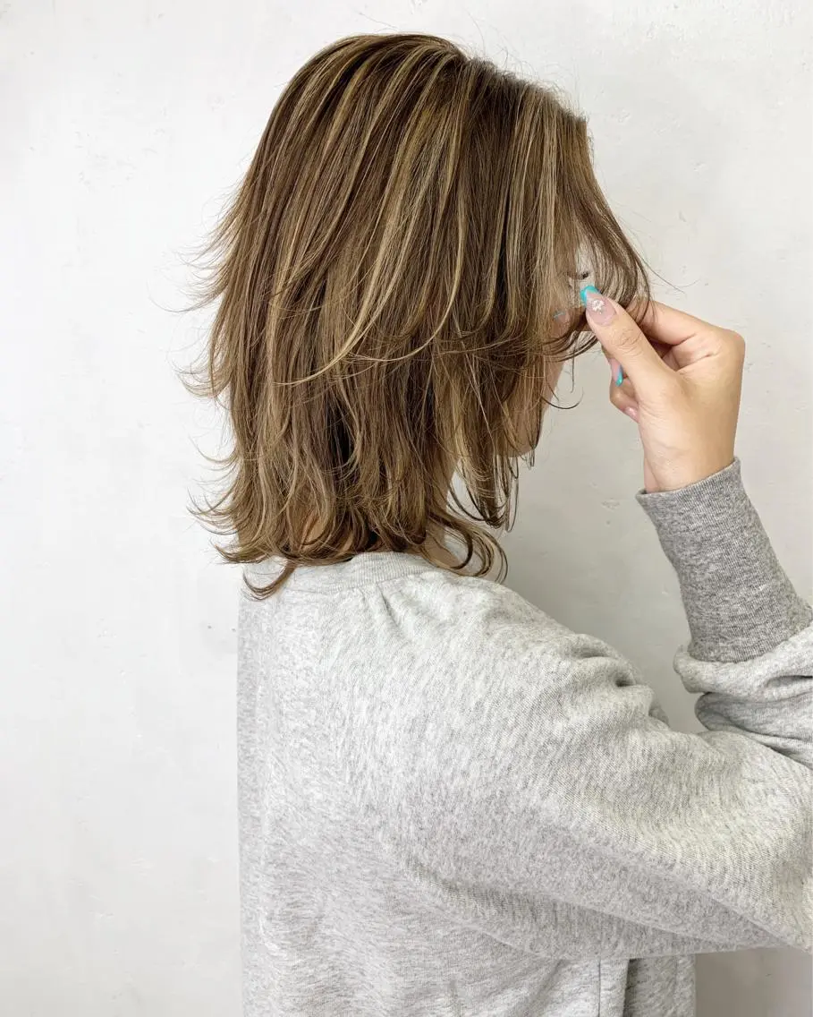 ミディアム カラー ヘアアレンジ ハイライトカラー ハイライト ヘアカラー TATSUYA アートディレクターのヘアスタイル
