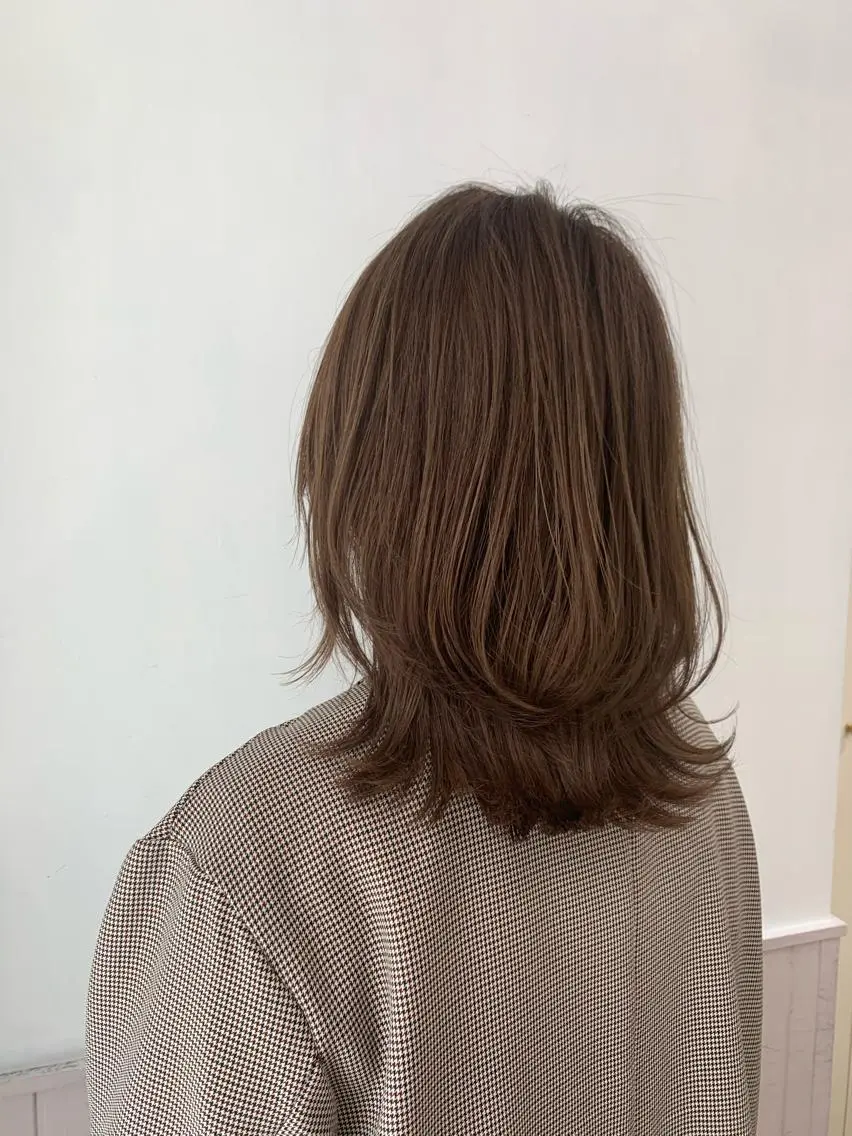 セミロング カラー パーマ ヘアアレンジ メンズ キッズ ネイル マツエク・マツパ トリートメント レイヤーカット/ 巻ける縮毛矯正のヘアスタイル