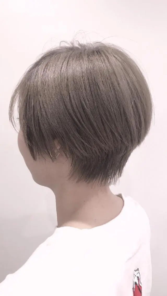 ショート カラー salon azureのヘアスタイル