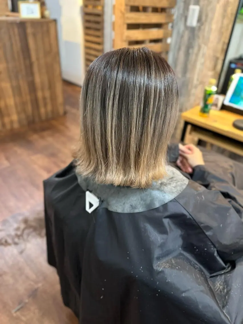 ミディアム カラー ブリーチ カット ヘアカラー トリートメント Luzir⭐︎ GEN⭐︎のヘアスタイル