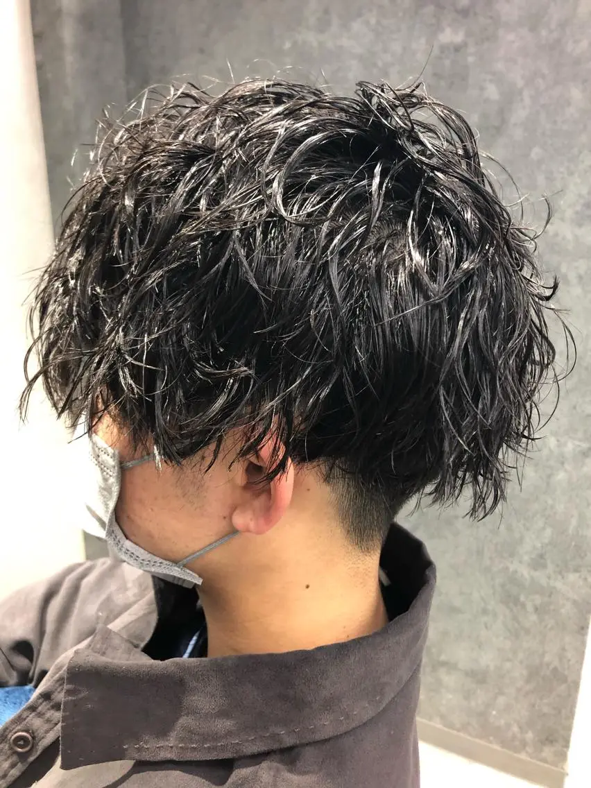 パーマ メンズ メンズパーマ ツイストスパイラルパーマ スパイラルパーマ Noyヨシモト ヒロトのヘアスタイル