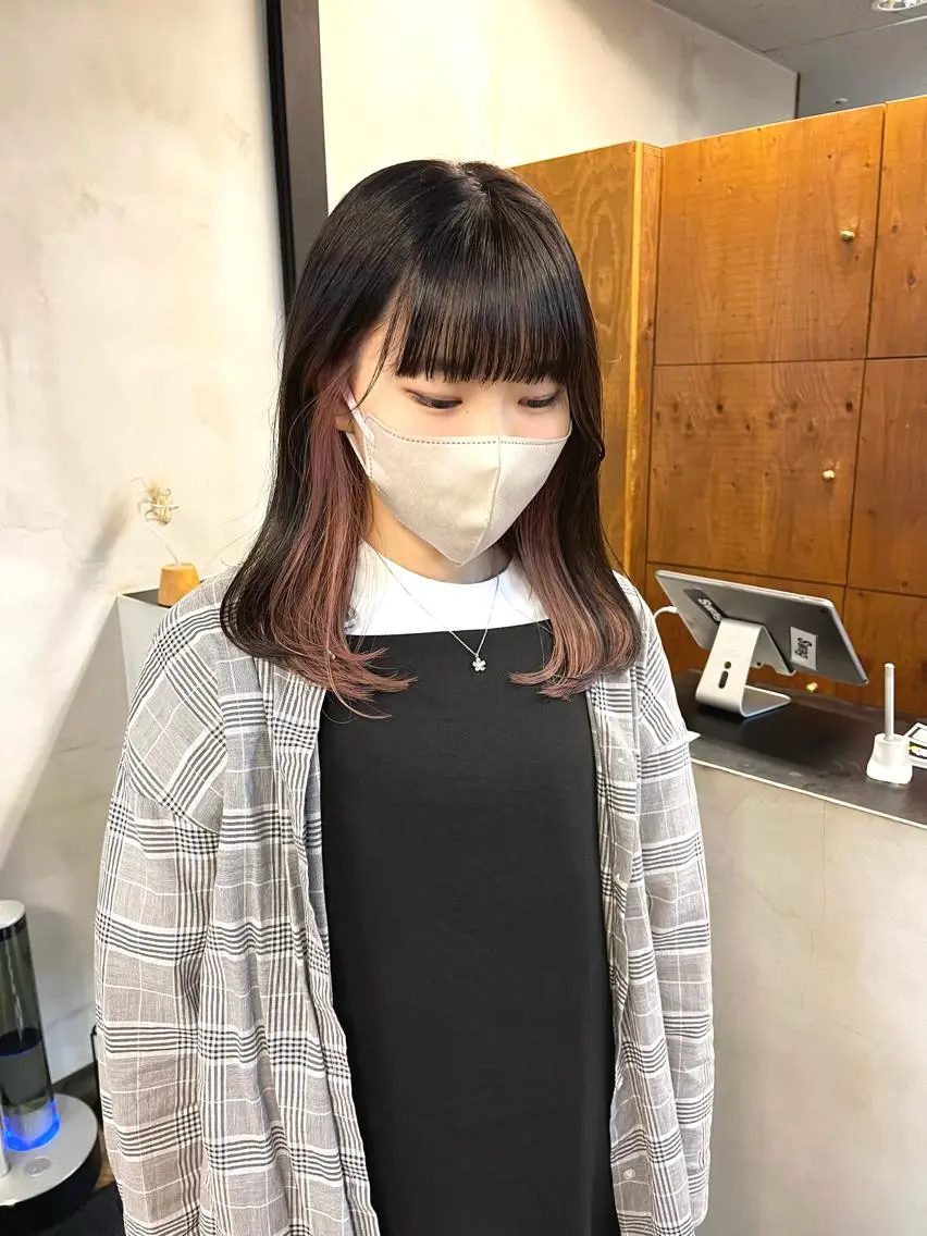 セミロング カラー ヘアアレンジ ブリーチ インナーカラー ピンクカラー ena/ブリーチなし 透明感・レイヤー🎀のヘアスタイル