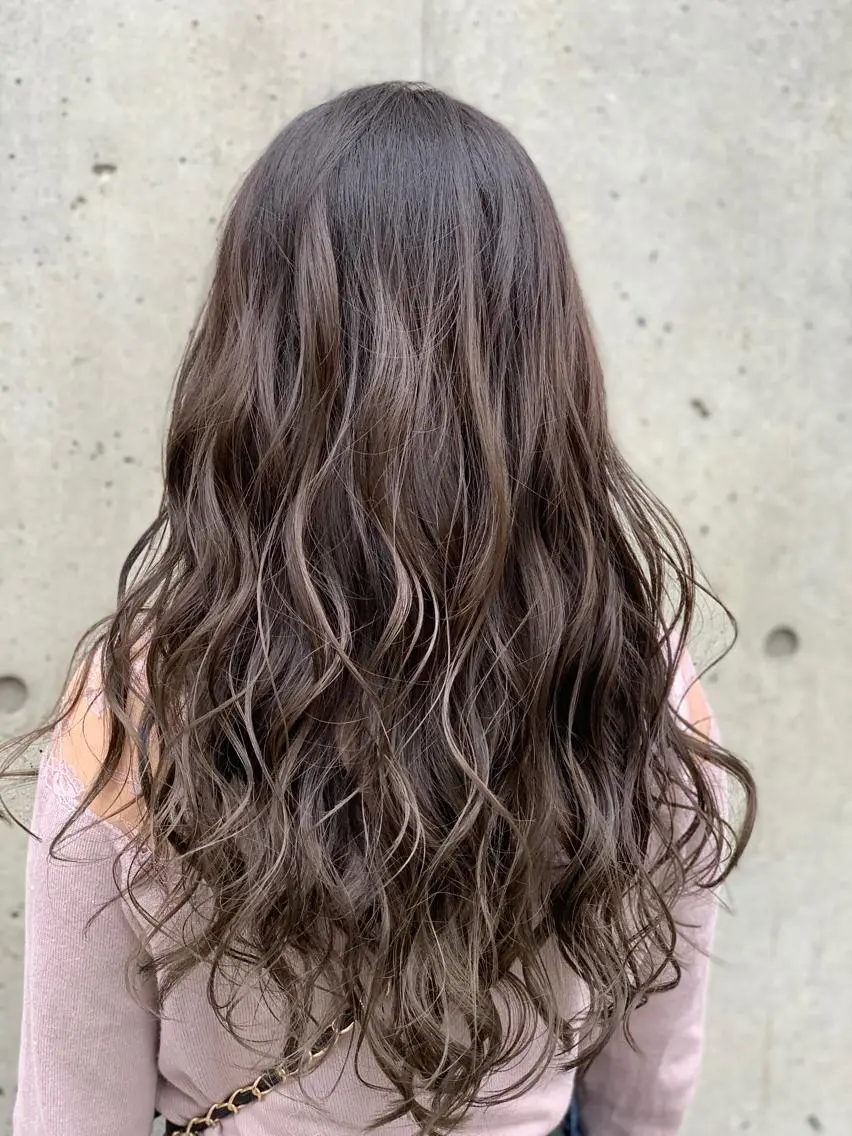 ロング カラー アディクシーカラー グラデーションカラー カット ヘアカラー トリートメント 韓国レイヤーカット 🧸ベージュカラーのヘアスタイル