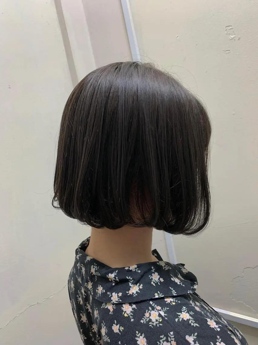 ミディアム カラー グレージュ ボブ カット ヘアカラー トリートメント 村上 吉斗のヘアスタイル