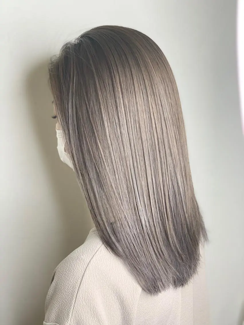 セミロング カラー ヘアアレンジ ネイル マツエク・マツパ バレイヤージュ レイヤーカット ヘアカラー ブリーチ特化 / share 元太のヘアスタイル
