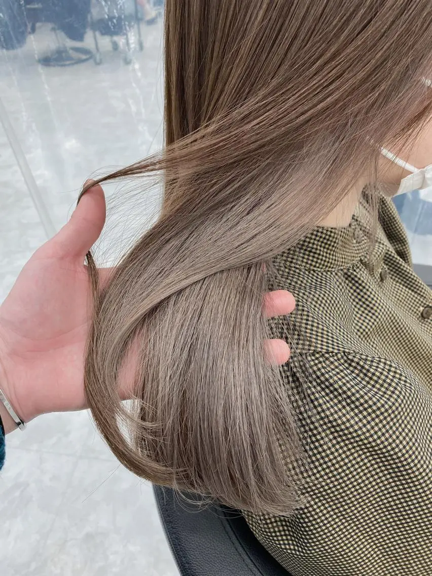 セミロング ヘアカラー トリートメント ヘッドスパ 透明感♡グレージュ ♡ミルクティー♡のヘアスタイル