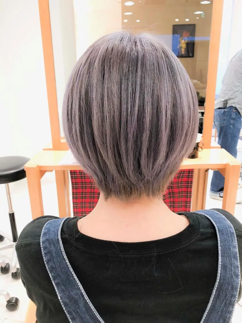 ショート カラー グレージュ ラベンダーカラー ラベンダーグレージュ ラベンダーグレー ヘアカラー トリートメント Days 透明感カラーのヘアスタイル