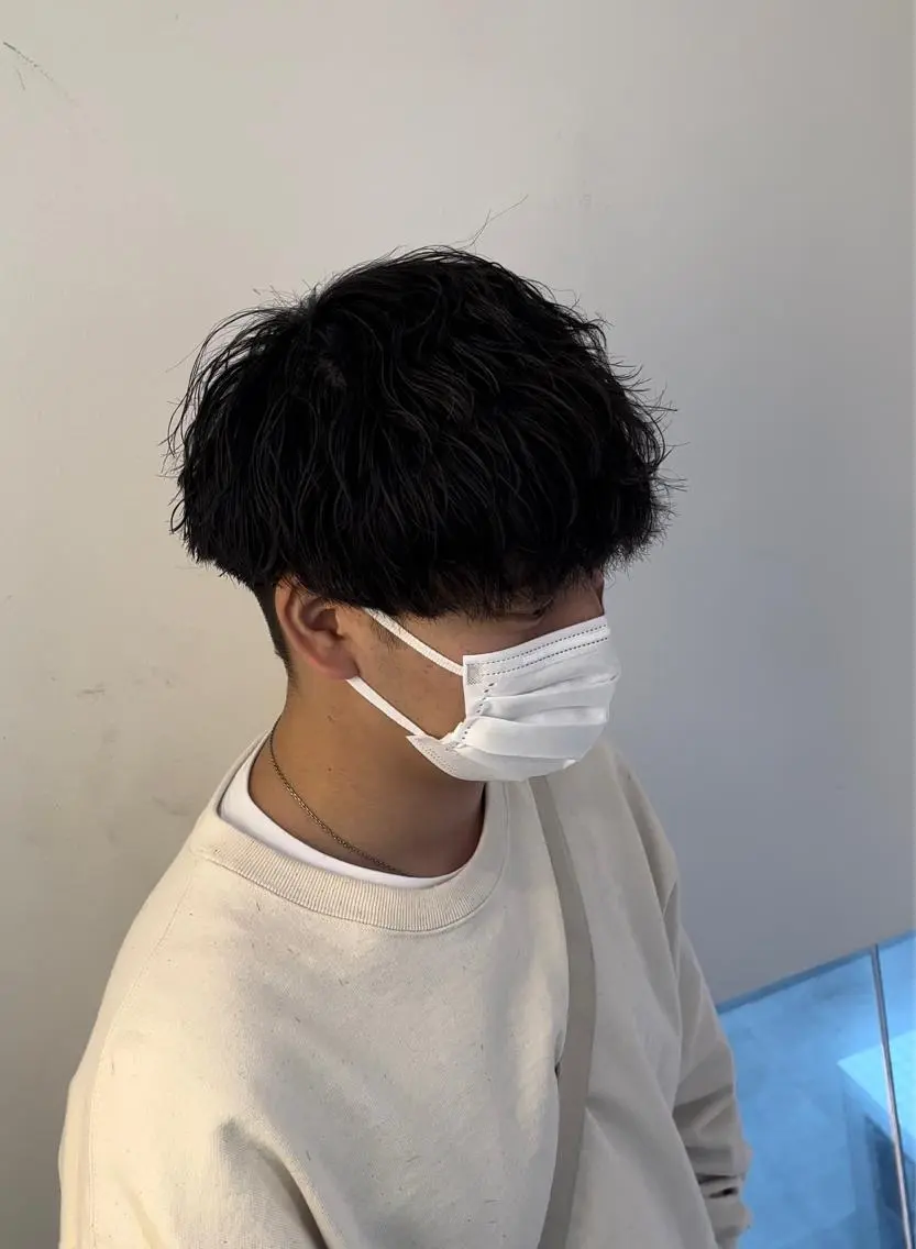 パーマ メンズ マッシュ メンズパーマ k jの眉毛・アイブロウイメージ