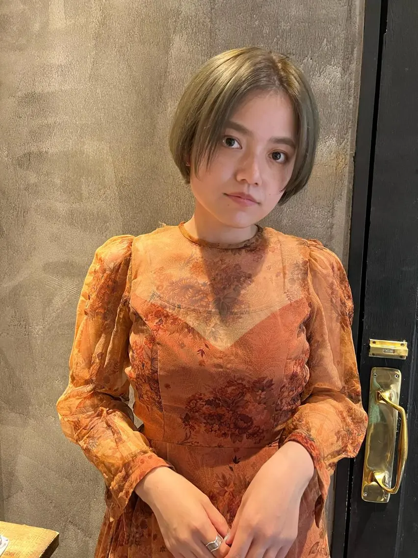 ショート カラー オリーブカラー 圧倒的デザイン力 店長🎨RENAのヘアスタイル