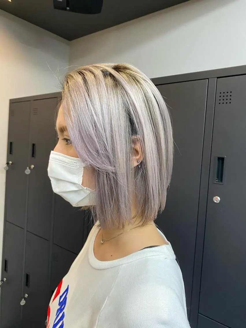 ミディアム maco 艶感ハイトーン🦋のヘアスタイル