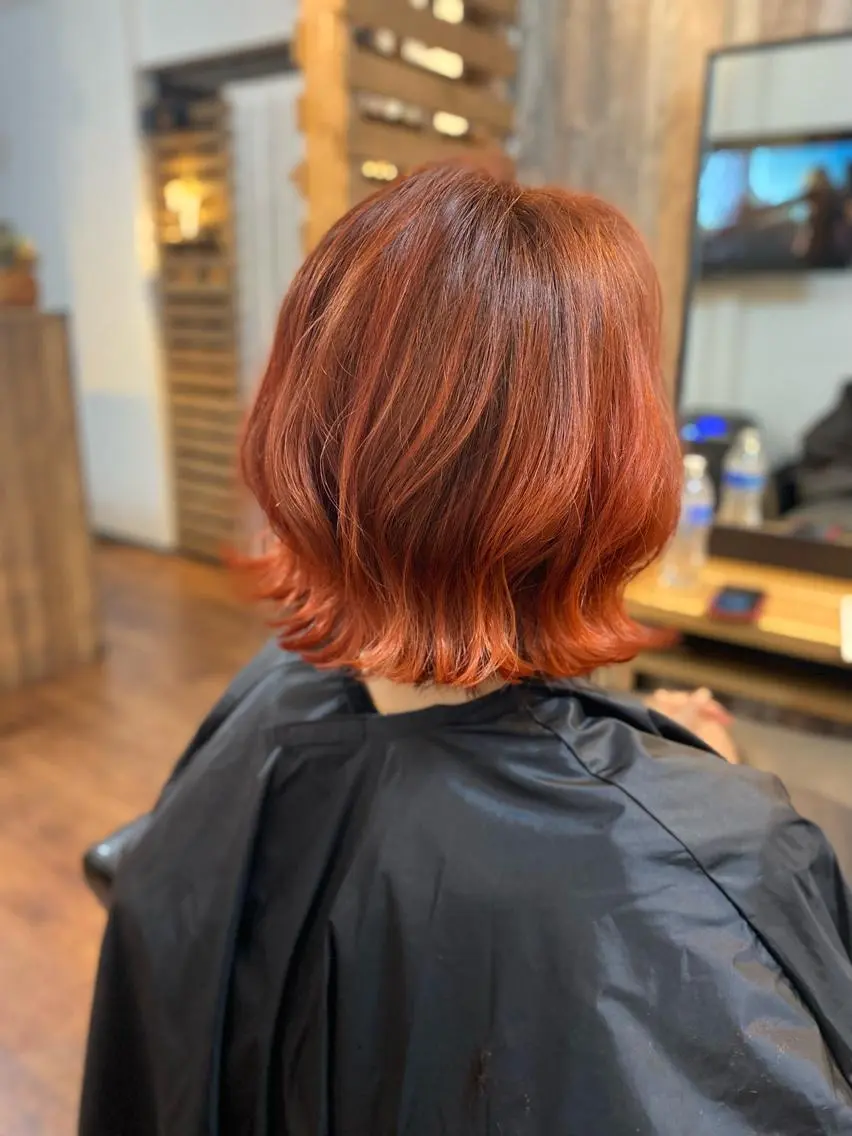 ショート カラー バレイヤージュ オレンジ レイヤーカット カット ヘアカラー トリートメント Luzir⭐︎ GEN⭐︎のヘアスタイル