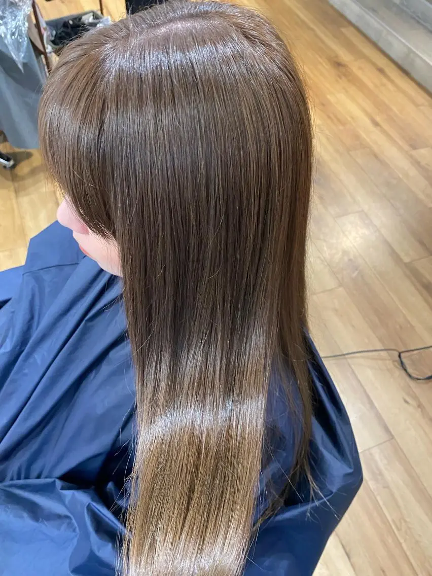 ロング カラー アッシュ 透明感カラー ハイライトカラー インナーカラー くびれヘア カット ヘアカラー トリートメント 夜23時まで予約🉑 reverieあきらのヘアスタイル