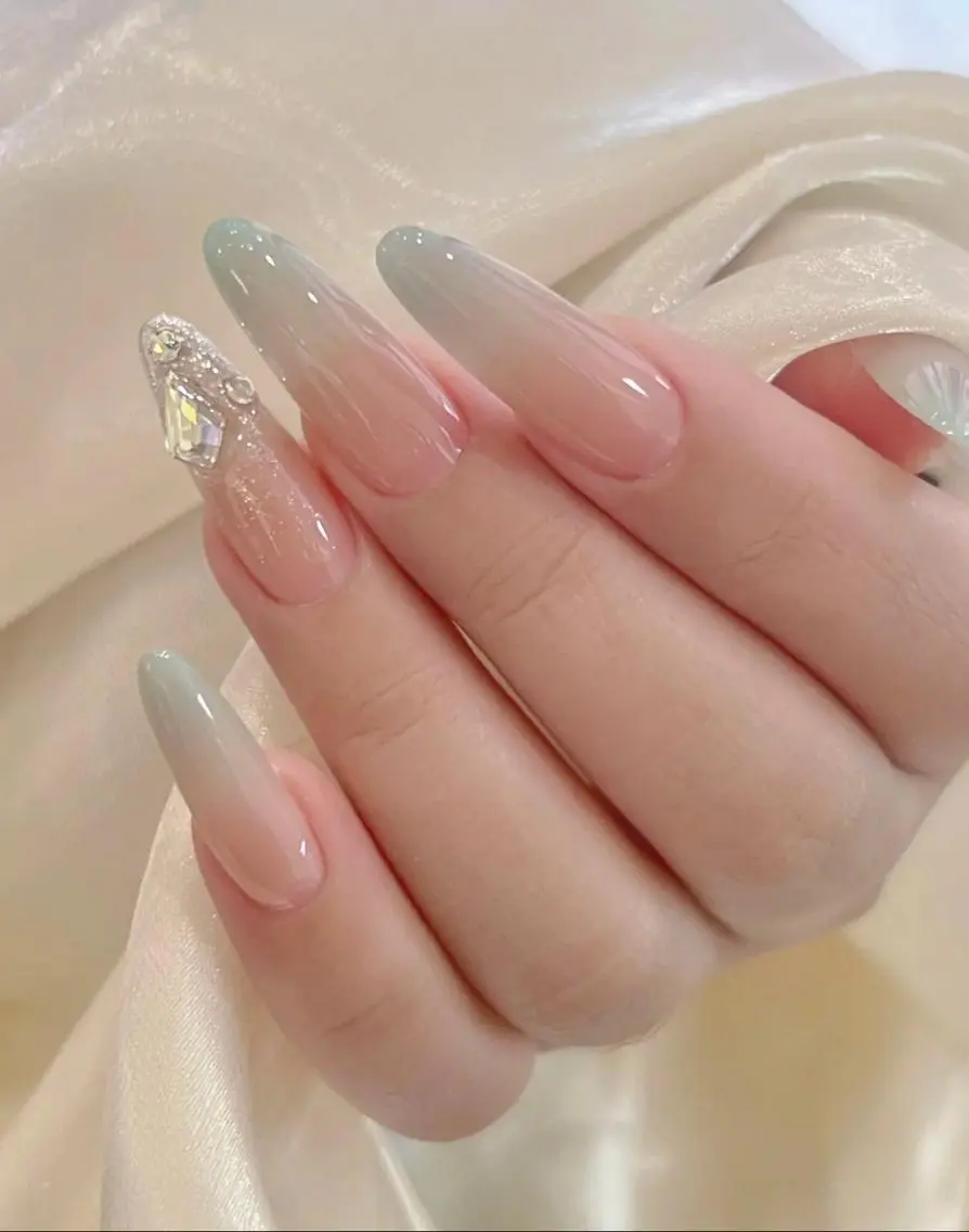 ネイル ハンドネイル ハンドケア RAFFINE haru🦋🩵のネイルデザイン