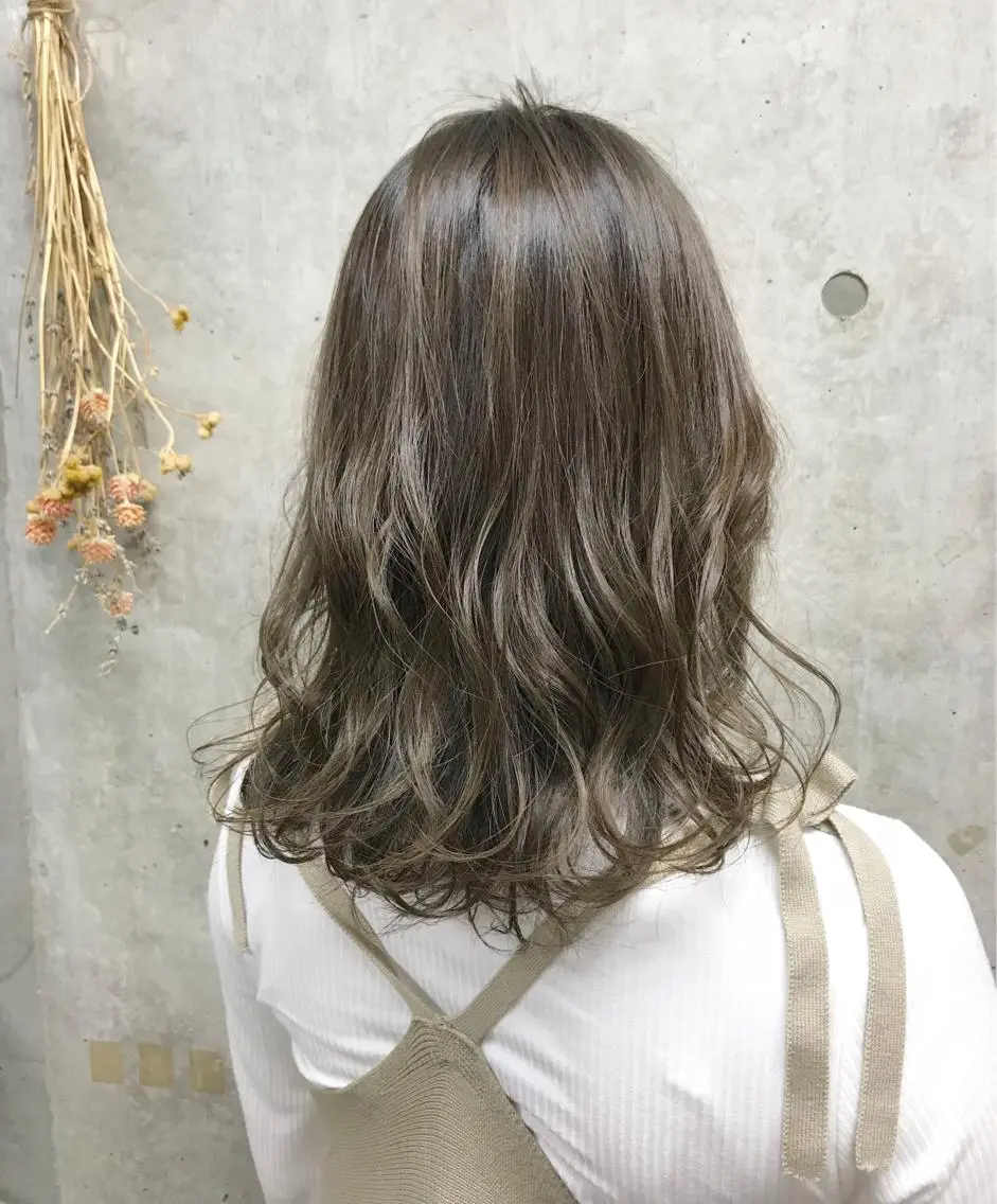 セミロング カラー ヘアアレンジ ベージュカラー Satsuki ✂︎♡のヘアスタイル