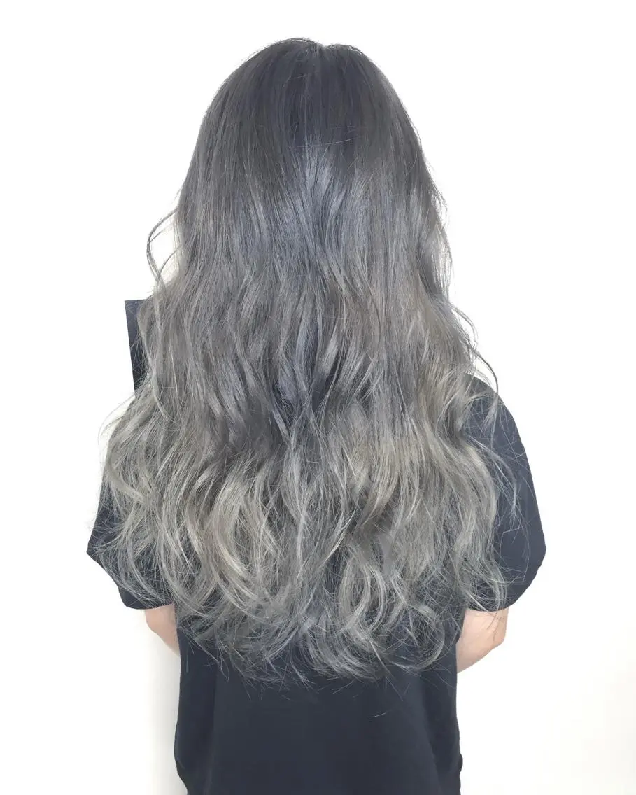 ロング カラー グラデーションカラー グレージュ 外国人風カラー ✂️小顔カット✂️ 山本有紀のヘアスタイル