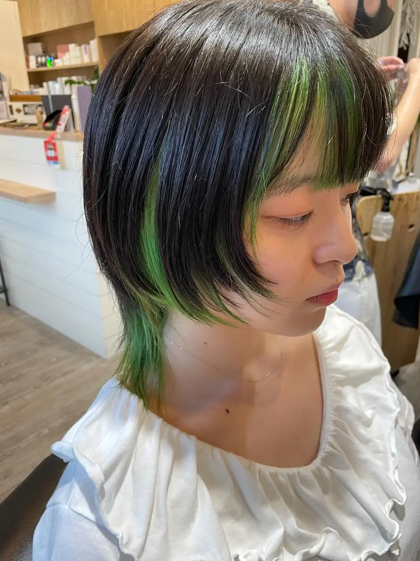ミディアム カラー ウルフカット ダブルカラー🎉 ハイトーン🎉スドウのヘアスタイル