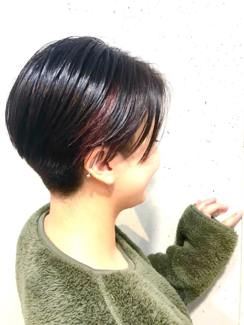 ショート カラー パープルカラー ボブ/縮毛/レイヤー モトナリのヘアスタイル
