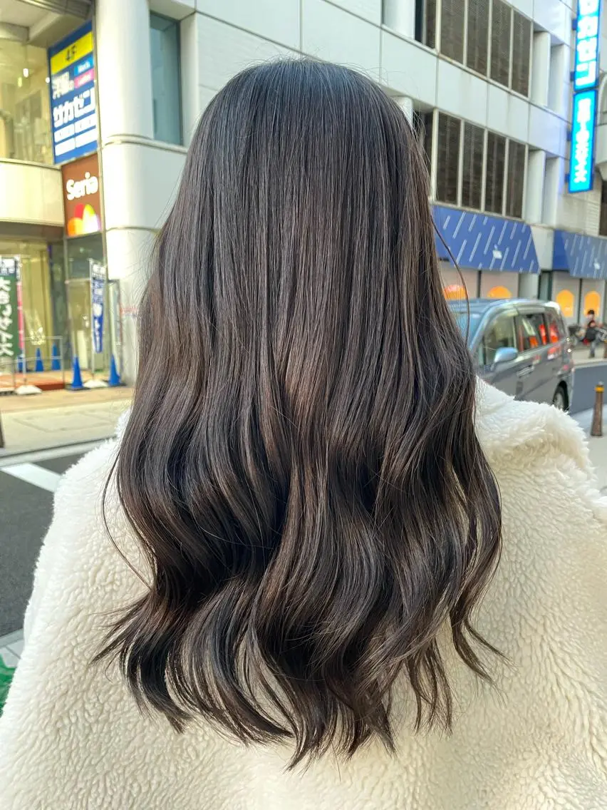 ロング カラー ハイライトカラー ハイライト なりたいを叶えます! 出口 紗依のヘアスタイル