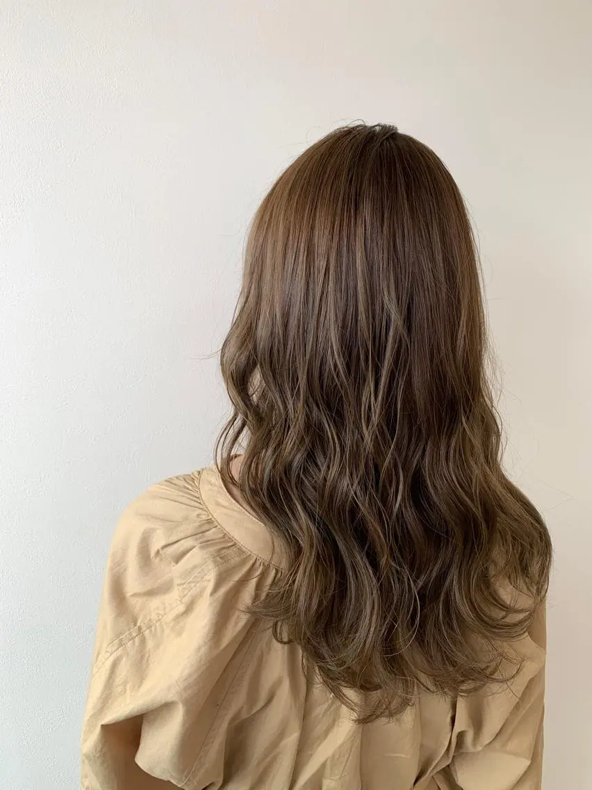 ロング カラー ベージュカラー ハイライトカラー オリーブベージュ ハイライト 髪質改善特化 サロン✨代表HIROのヘアスタイル
