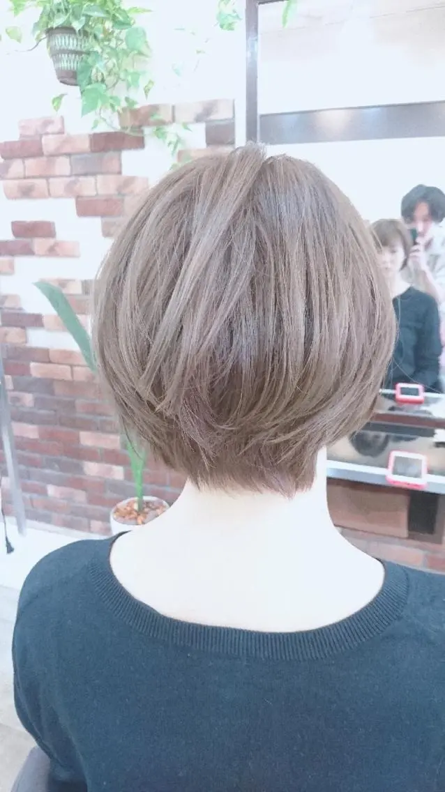 ショート ヘアカラー ツヤ髪ケアカラー✨ 中谷良成のヘアスタイル