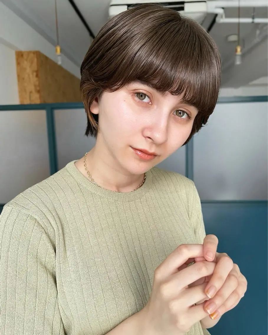 ミディアム カラー パーマ ヘアアレンジ ネイル マツエク・マツパ ベージュカラー トレンド眉🌈✨ arisaの眉毛・アイブロウイメージ