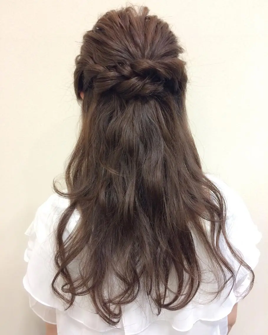 ロング ヘアアレンジ ハーフアップ 沢田 瞳のヘアスタイル