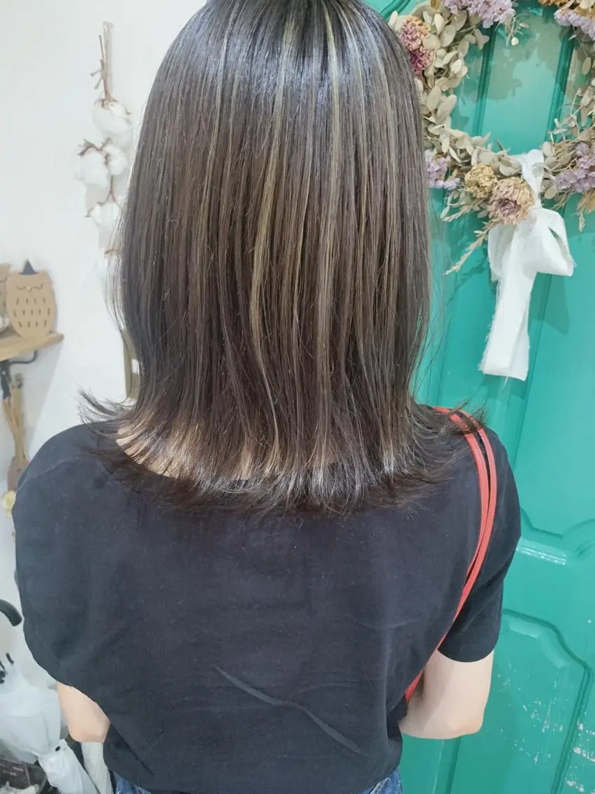 ショート ハイライト カット ヘアカラー 佐藤 美咲のヘアスタイル