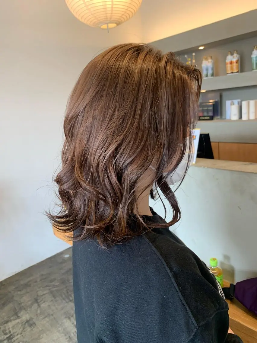 ミディアム カット ヘアカラー ハイトーン職人💗 松本輝美のヘアスタイル