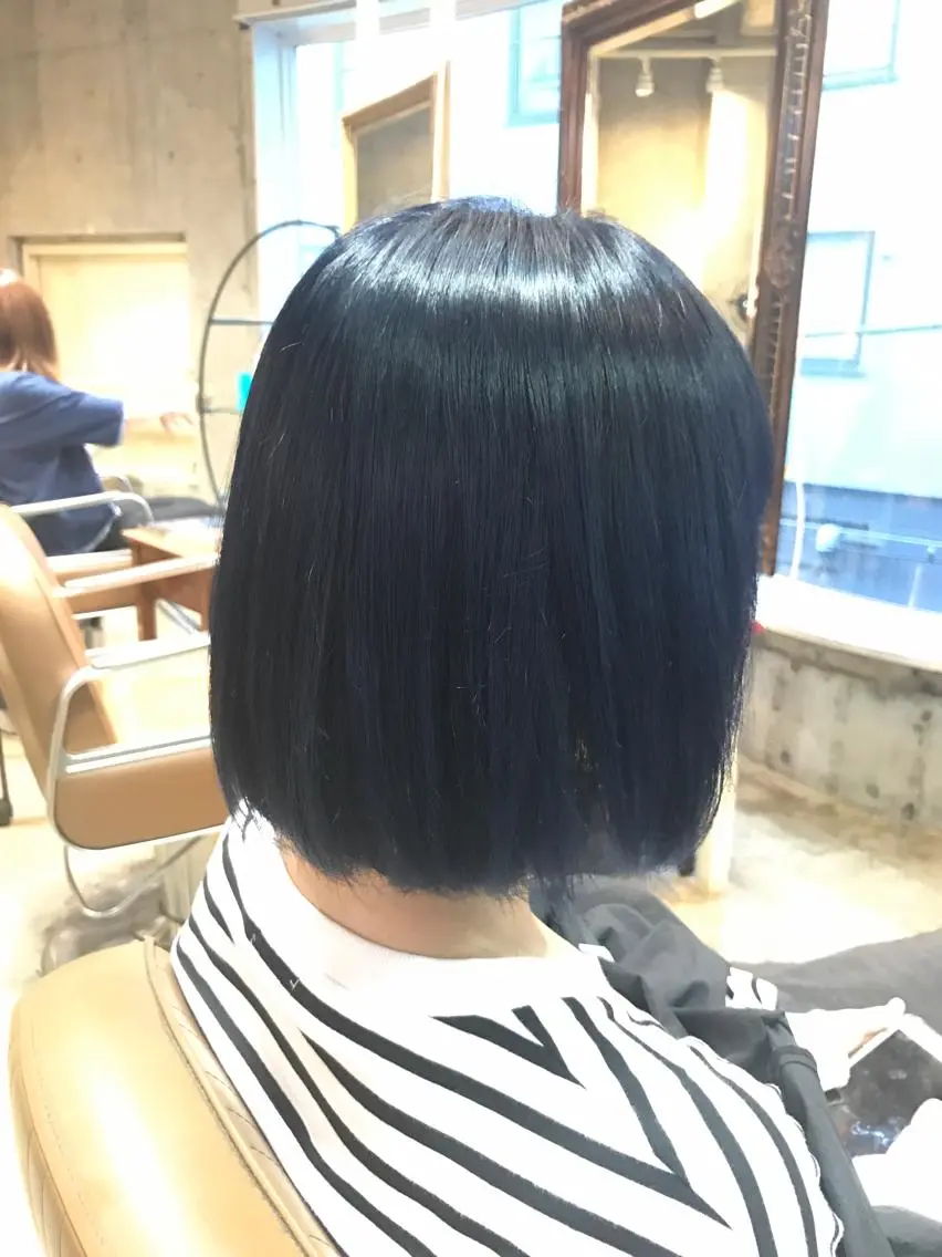 ショート カラー パーマ ヘアアレンジ メンズ キッズ ネイル マツエク・マツパ ブルーカラー ブルージュ ダブルカラー ネイビーカラー ブルー サロンドミルク 原宿のヘアスタイル