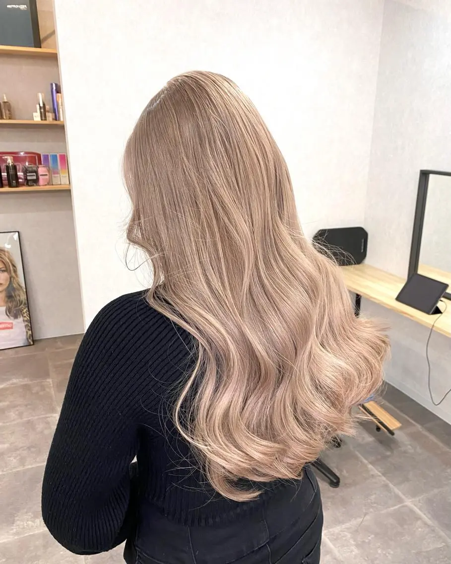 カラー ベージュカラー ミルクティーベージュ ハイトーンボブ /tasukuのヘアスタイル