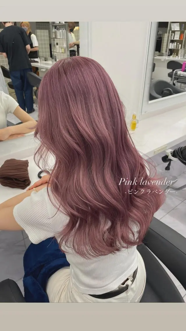 セミロング カラー 抜け感レイヤー︴ ニュアンスカラーのヘアスタイル