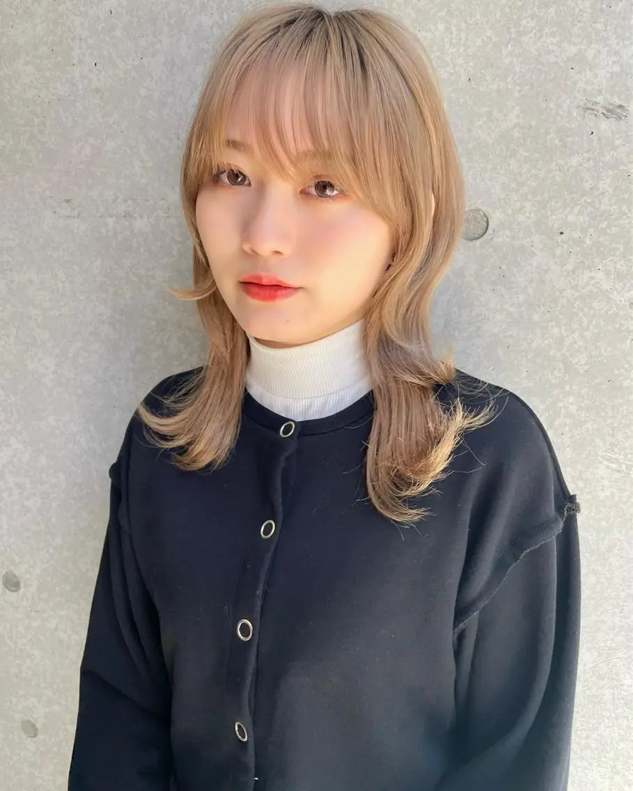 ミディアム カット ヘアカラー レイヤー🍒ウルフ 🤎店長anju🪽のヘアスタイル