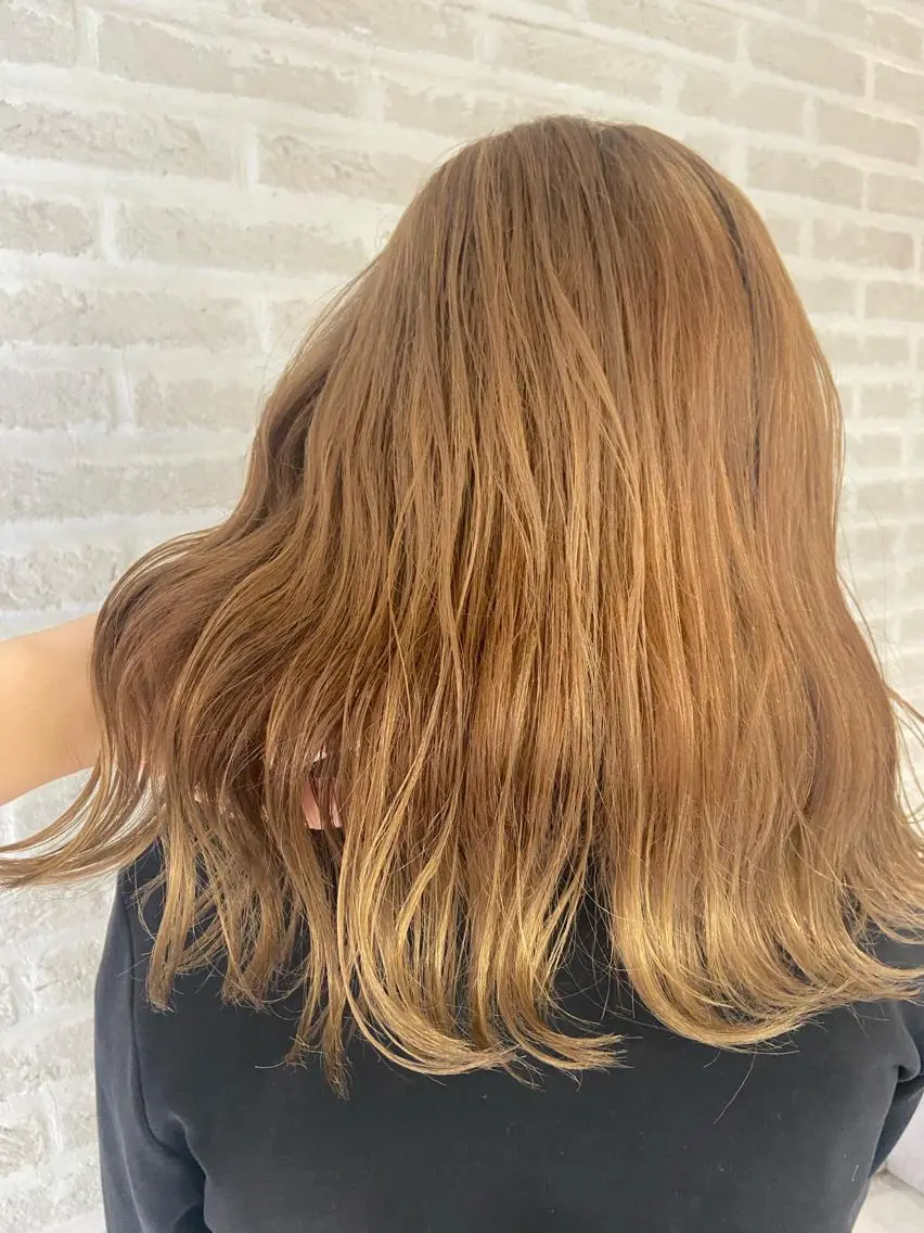 ロング カラー ヘアアレンジ ベージュカラー ブリーチ ミルクティーベージュ 北岡 慶子 大宮駅西口徒歩3分のヘアスタイル