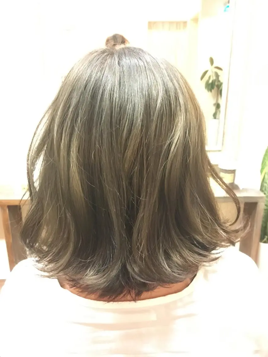 ミディアム ハイトーン得意😍 Lumiereのヘアスタイル
