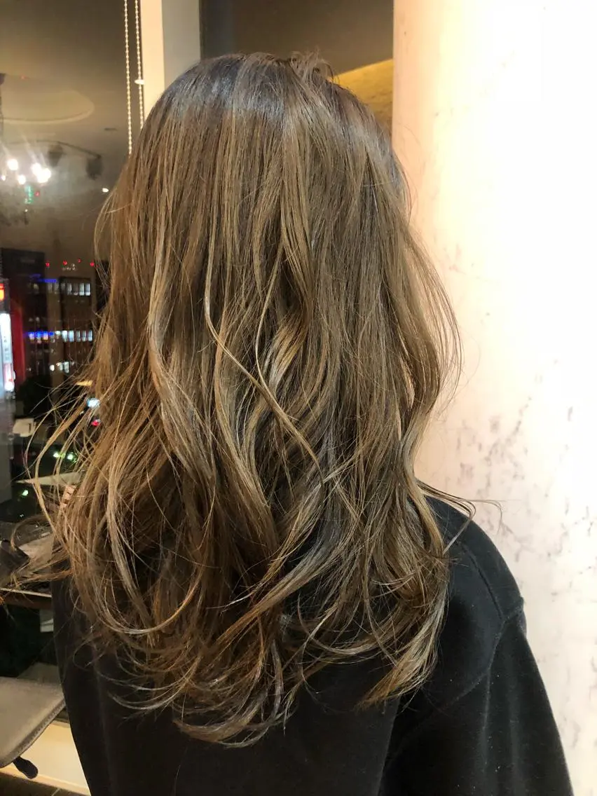 セミロング カラー ヘアアレンジ 小田 莉加子のヘアスタイル