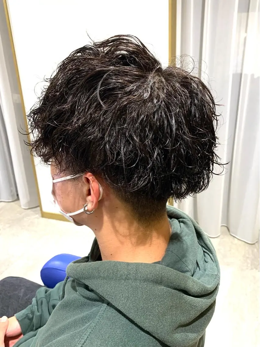 ショート パーマ ヘアアレンジ メンズ メンズパーマ ツイストスパイラルパーマ 波巻きパーマ スパイラルパーマ メンズパーマ職人 加藤 弘貴のヘアスタイル