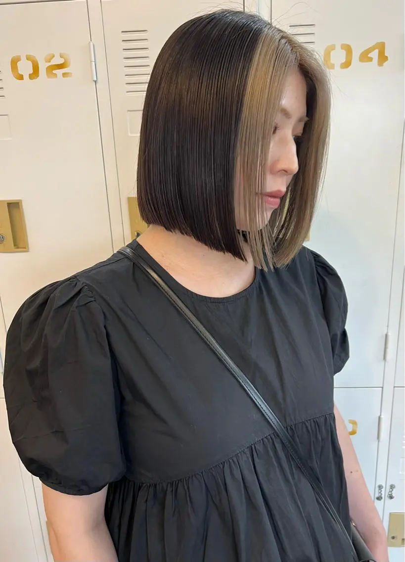 ミディアム カラー ミストバング ブリーチ  フェイスフレーミング LOMARLIE JURIAのヘアスタイル