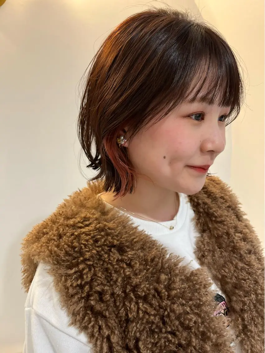 ミディアム カラー ピンクカラー 網谷 萌夏のヘアスタイル