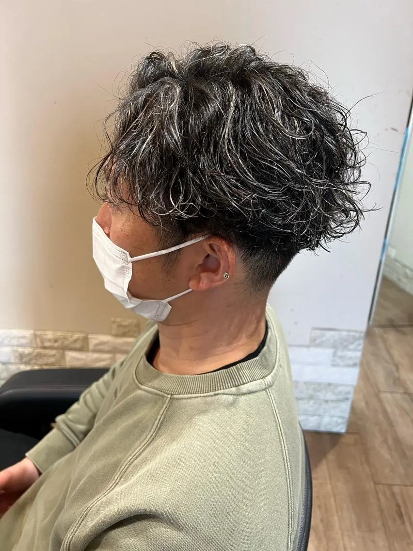 ショート カラー パーマ メンズ メンズハイライト ハイライトカラー ハイライト カット ヘアカラー 大久保 隆蔵のヘアスタイル