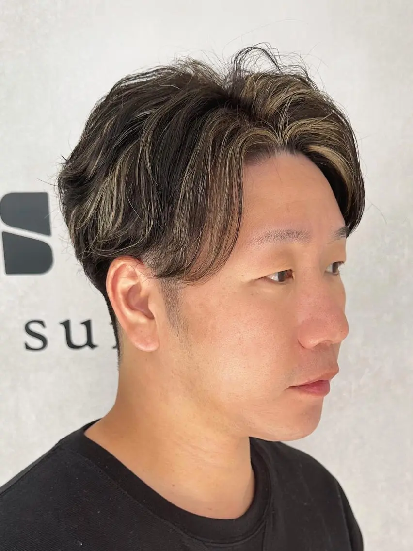 ショート カラー メンズ ショートボブ メンズブリーチ センターパート メンズハイライト メンズハイトーン ハイトーンショート 特化吉田義隆のヘアスタイル