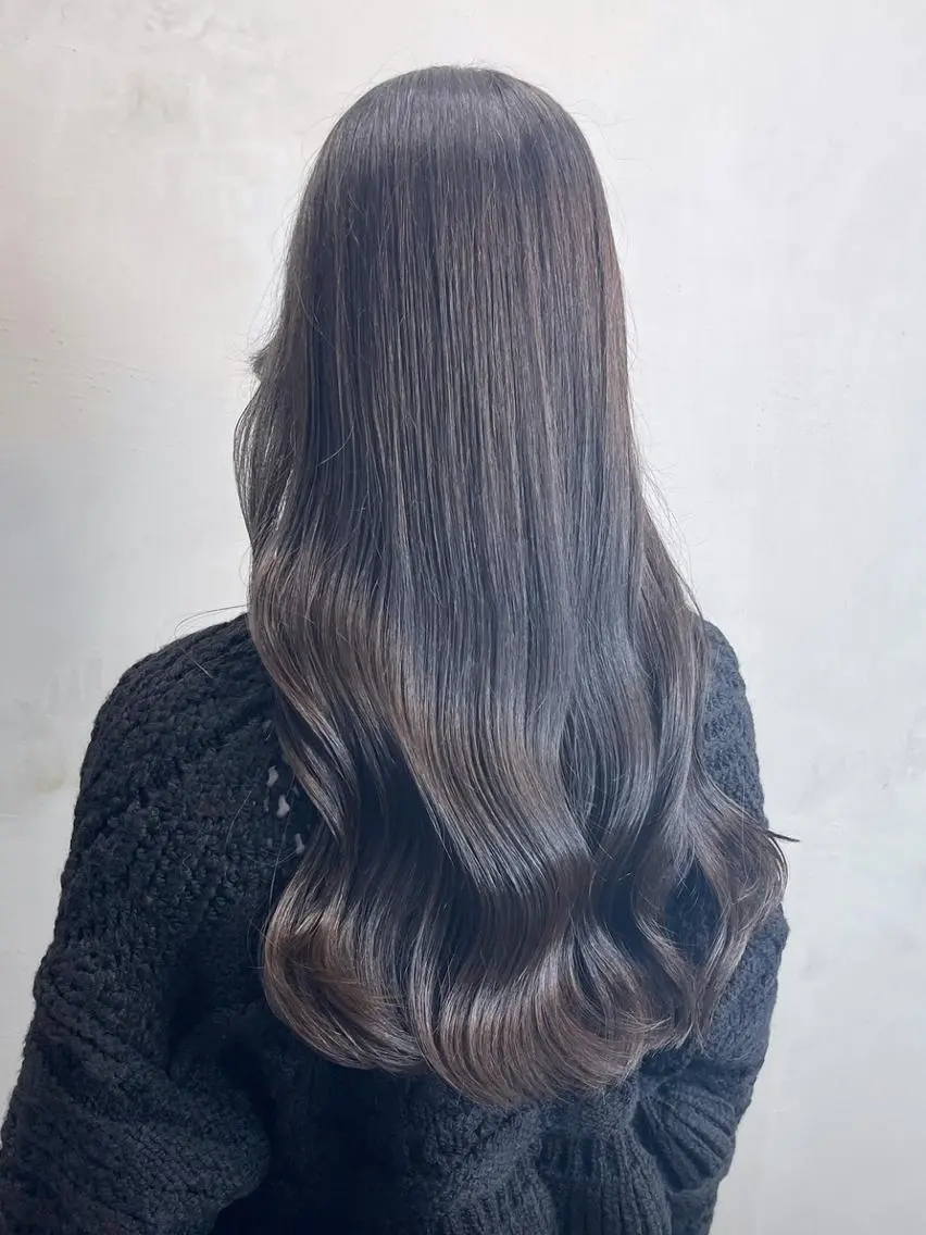 ロング カラー グレージュ ロング カット ヘアカラー トリートメント ITbyALBUM 松戸のヘアスタイル