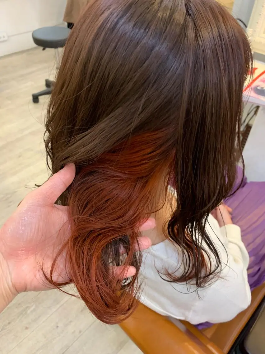 カラー インナーカラー ラベンダーカラー レッドカラー O maikoのヘアスタイル