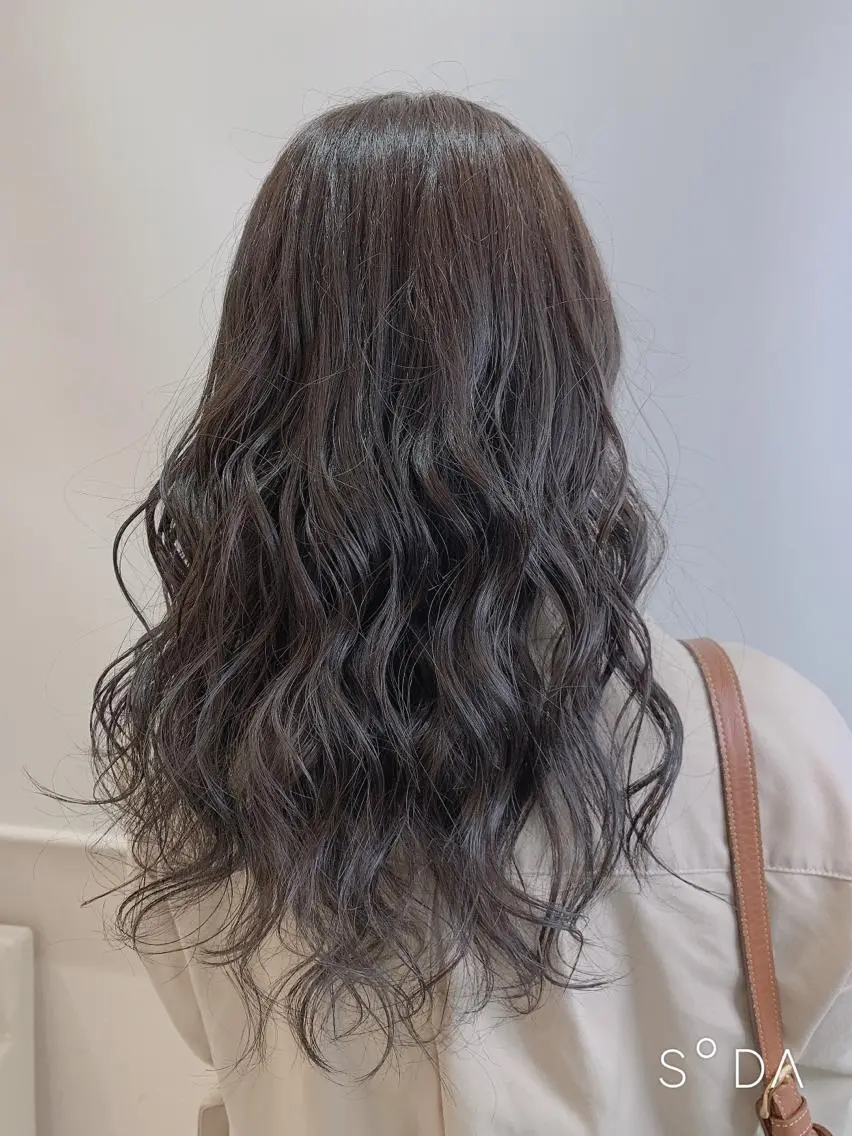 ロング カラー 店長ハイトーンカラー 柞山史奈のヘアスタイル