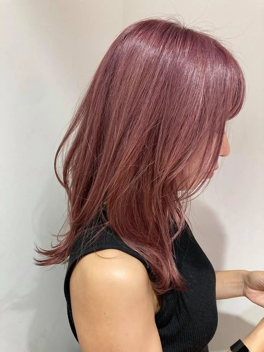 セミロング カラー ヘアアレンジ ベージュカラー ブリーチ ピンクカラー ピンクベージュ 福壽 優奈のヘアスタイル